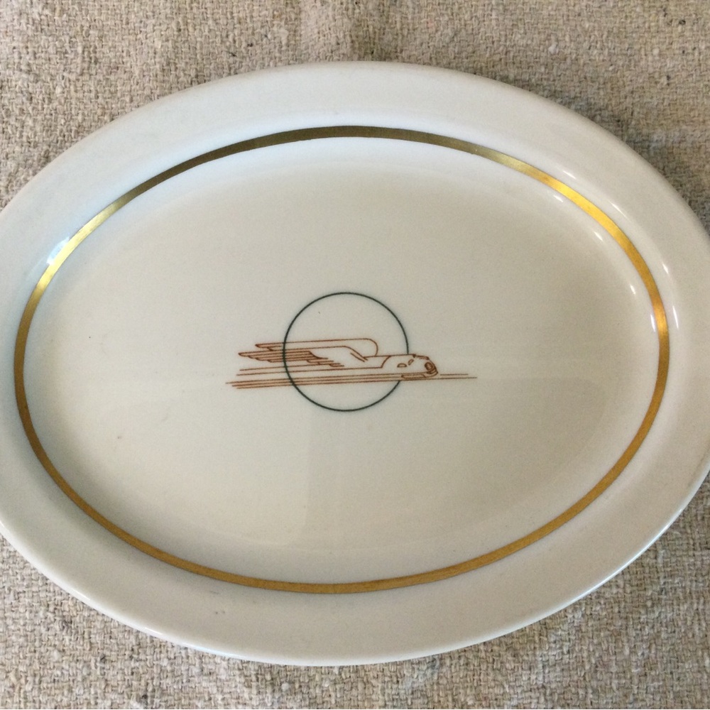 Rare find! 2 pcs of Union Pacific railroad plate Streamliner Syracuse dinnerware